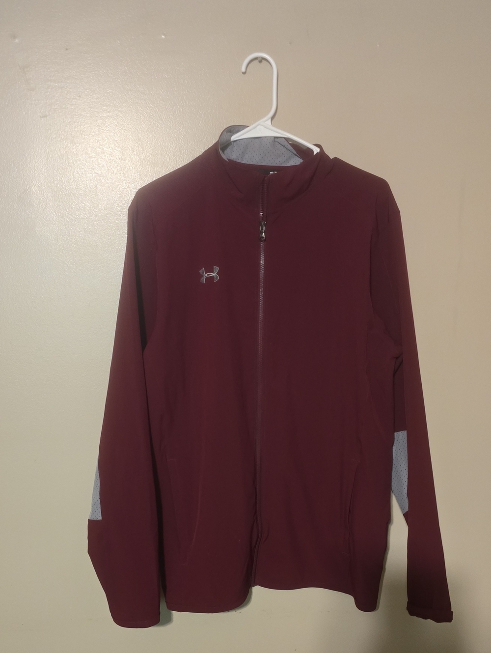 Under Armour Jacket Mens Medium Red Gray HeatGear Full Zip Athletic Windbreaker